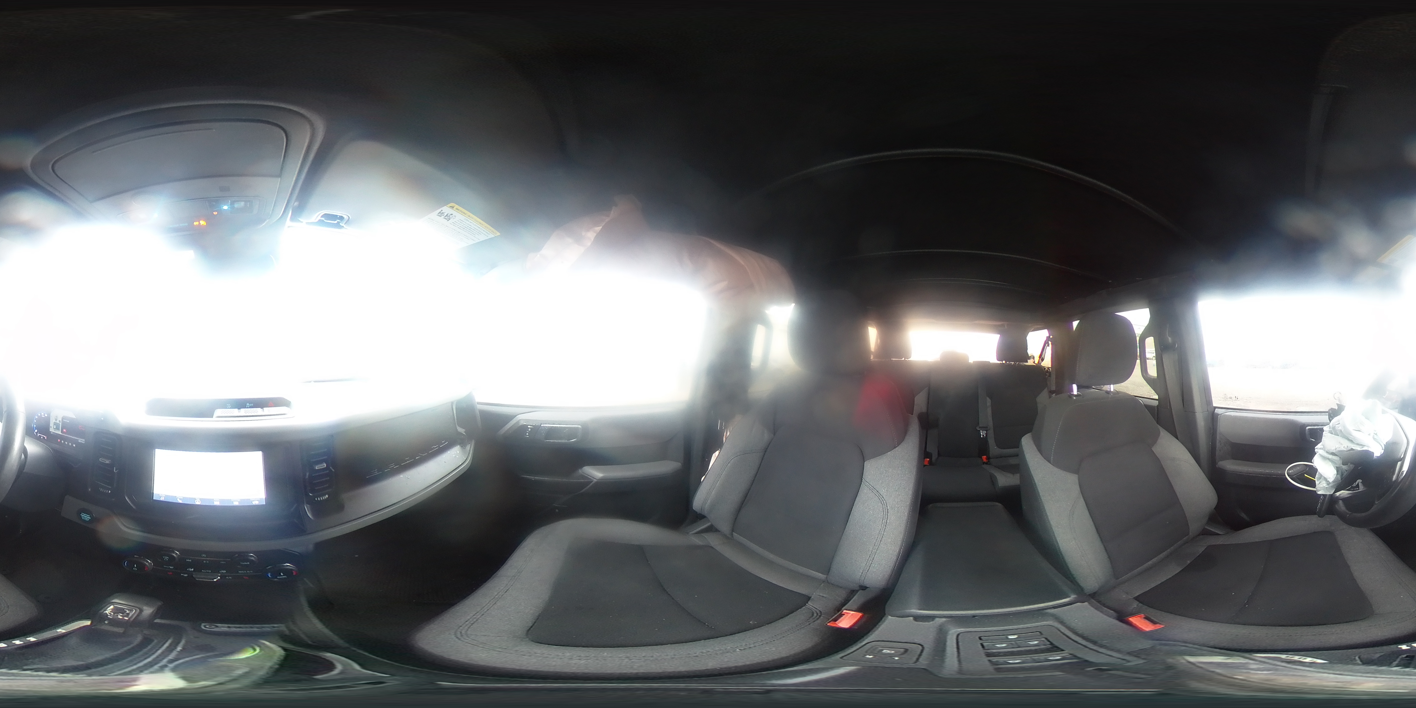 2022 Ford Bronco Base VIN: 1FMDE5BHXNLA99303 Lot: 97231355