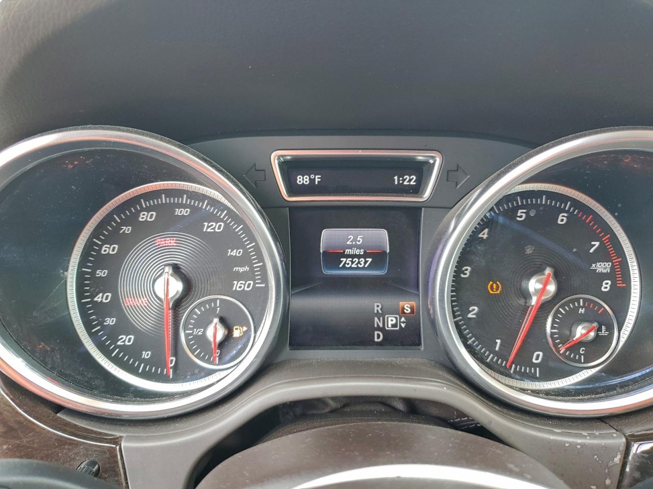 Фото: 4JGDA5JB8JB153691