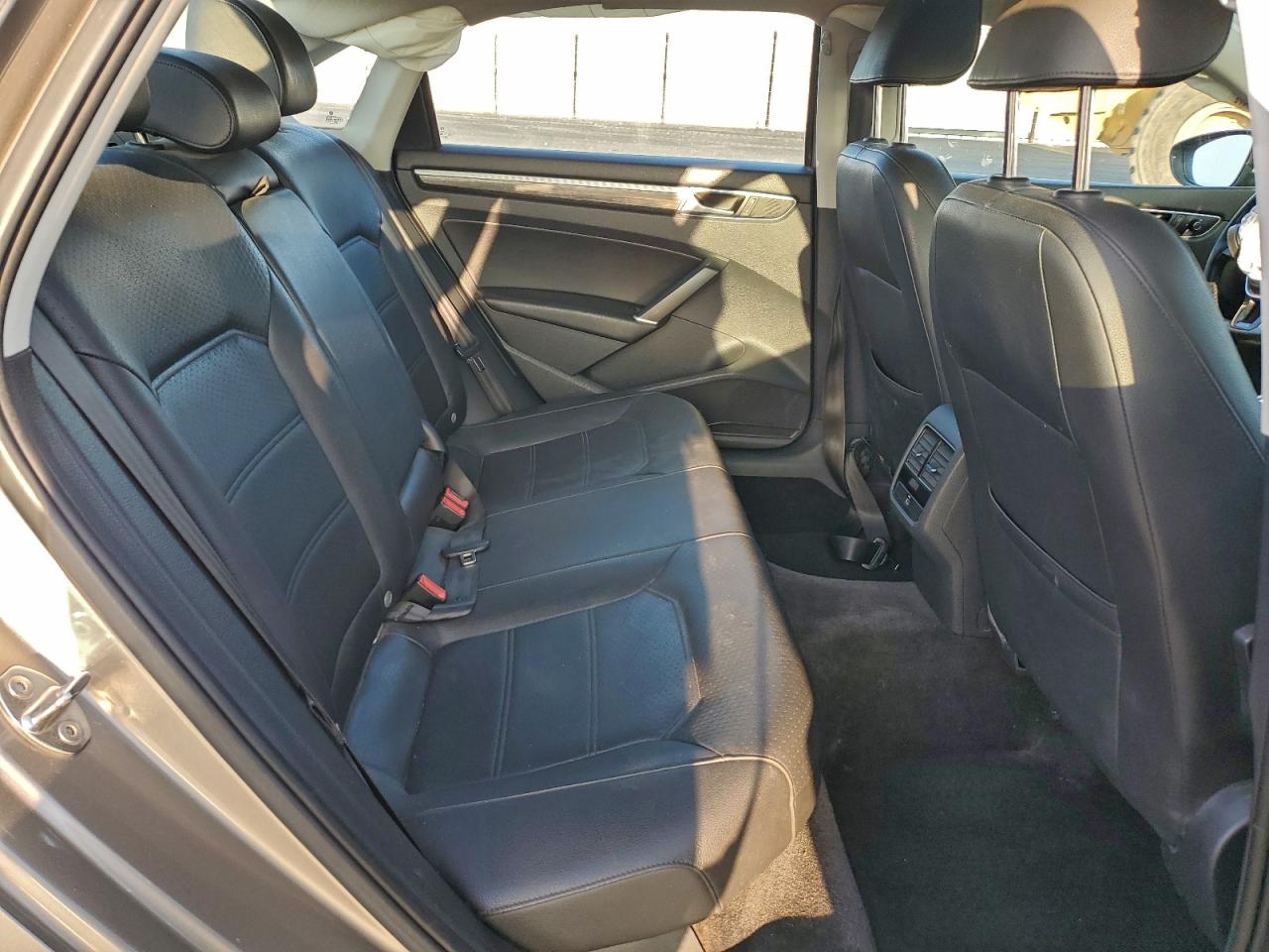 2016 Volkswagen Passat Se VIN: 1VWBT7A36GC022687 Lot: 95074945