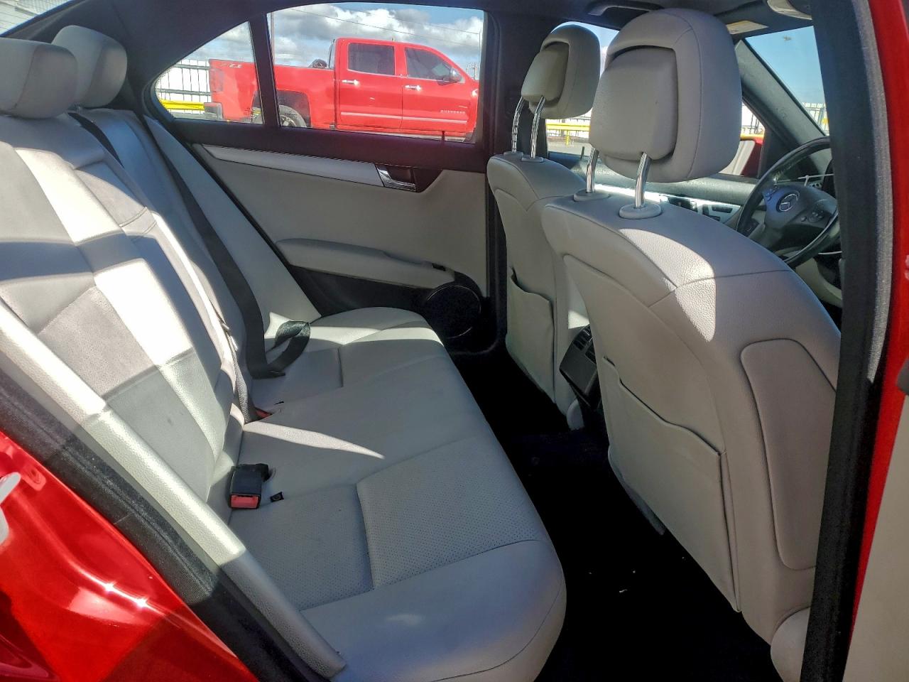 2011 Mercedes-Benz C 300 4Matic VIN: WDDGF8BB0BR180062 Lot: 95156715