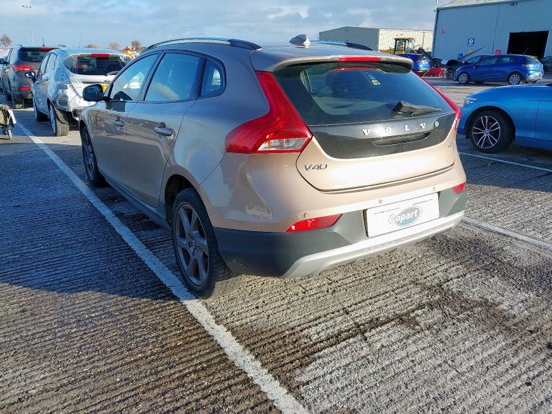 2015 VOLVO V40 D2 CROSS COUNTRY LUX NAV 5DR