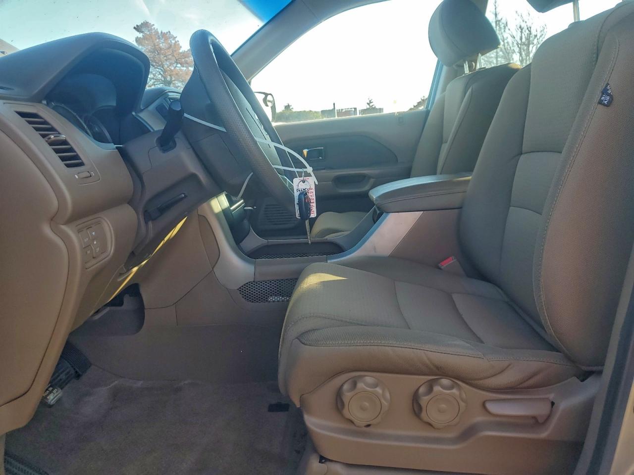 2007 Honda Pilot Lx VIN: 2HKYF18117H536473 Lot: 95320385