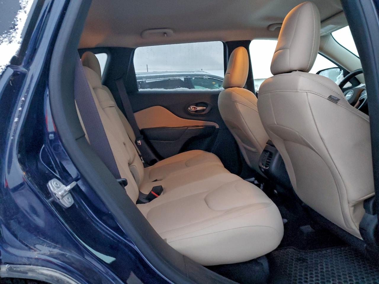 2015 Jeep Cherokee Latitude VIN: 1C4PJMCB5FW514092 Lot: 94436485