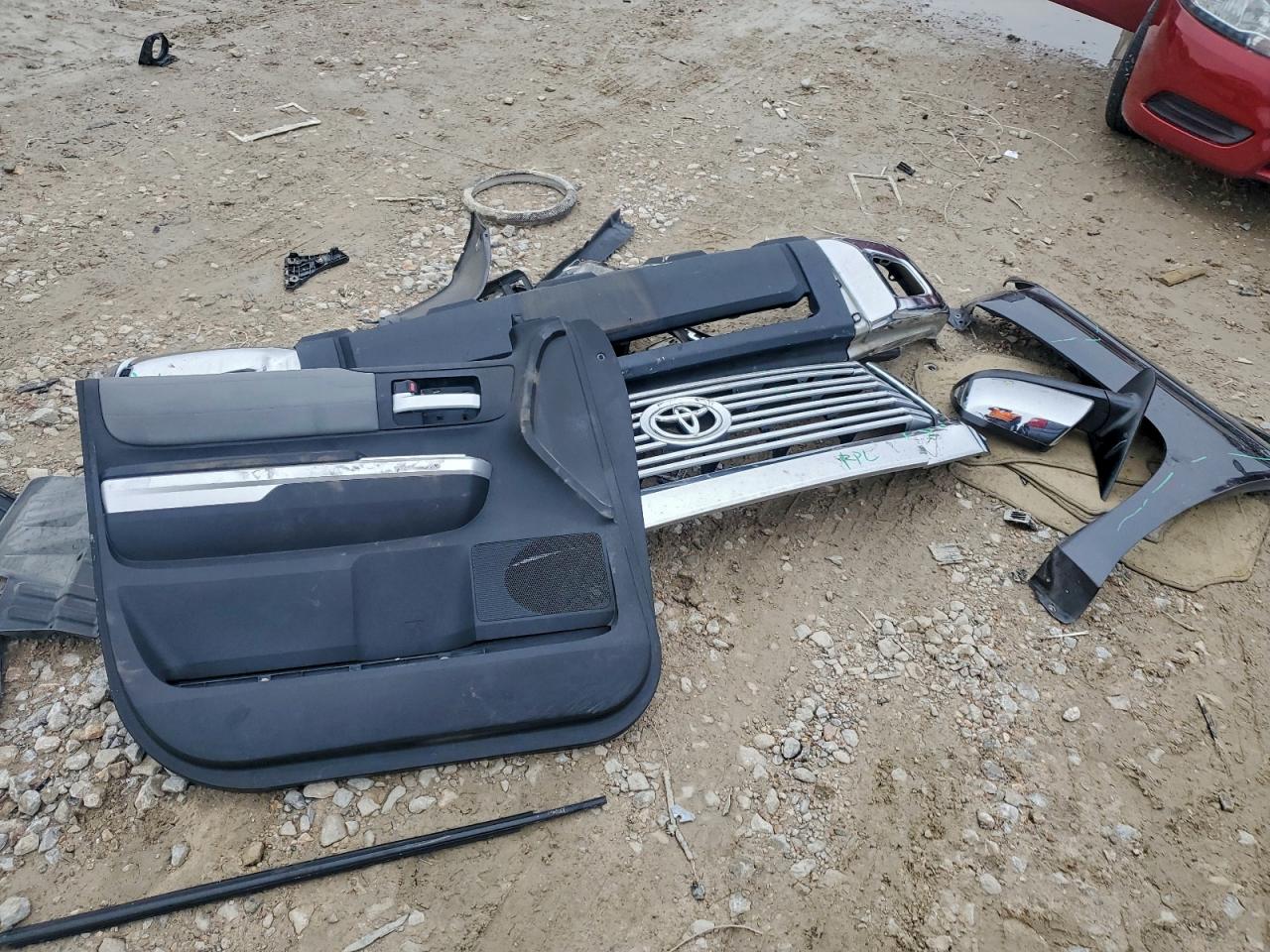 2017 Toyota Tundra Crewmax Limited VIN: 5TFHW5F14HX628158 Lot: 94735675