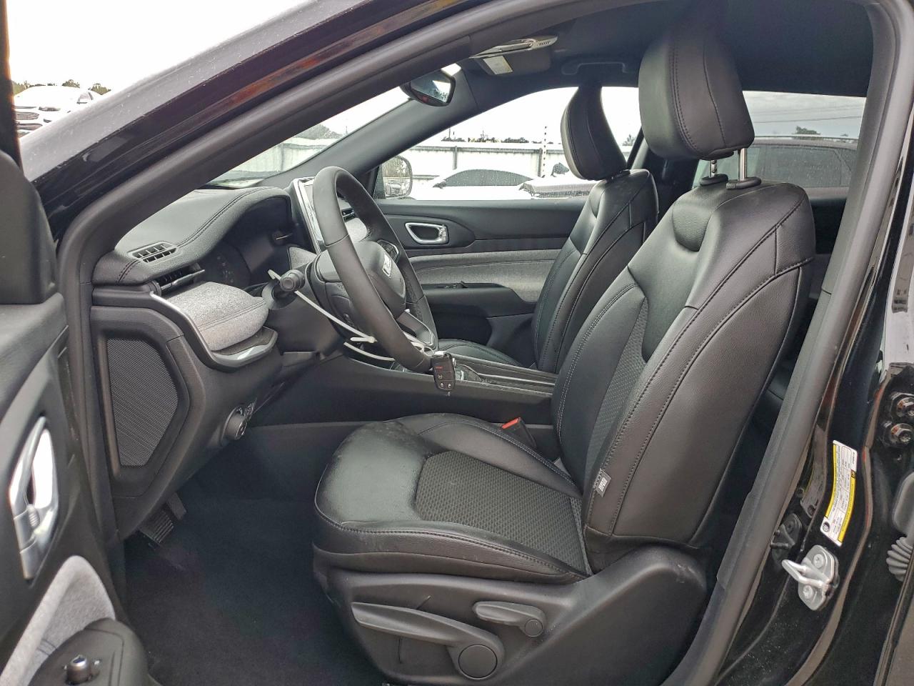 2025 Jeep Compass Latitude VIN: 3C4NJDBN0ST555118 Lot: 93204005