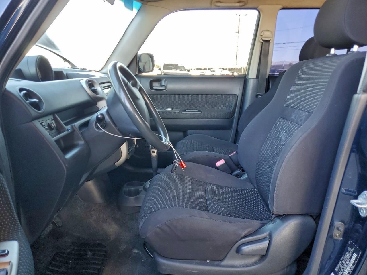 2005 Toyota Scion Xb VIN: JTLKT324854020860 Lot: 96391425