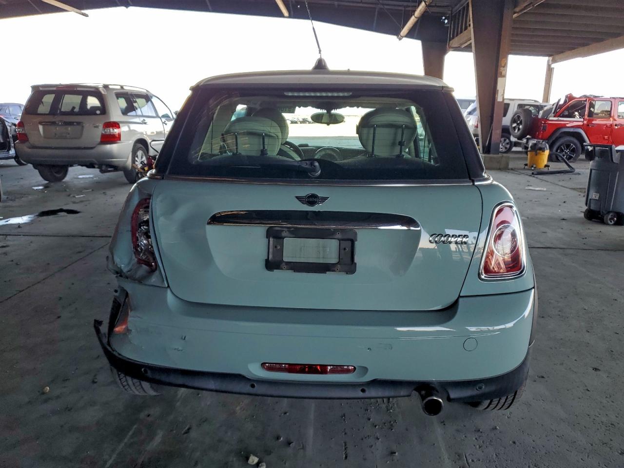 2012 Mini Cooper VIN: WMWSU3C5XCT261982 Lot: 91084195