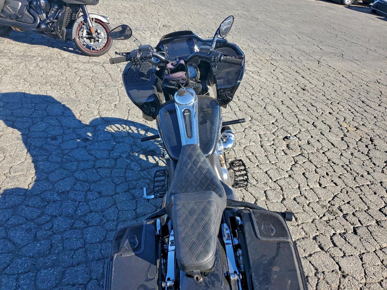 2017 Harley-Davidson Fltrxs Road Glide Special VIN: 1HD1KTC32HB632616 Lot: 94192315