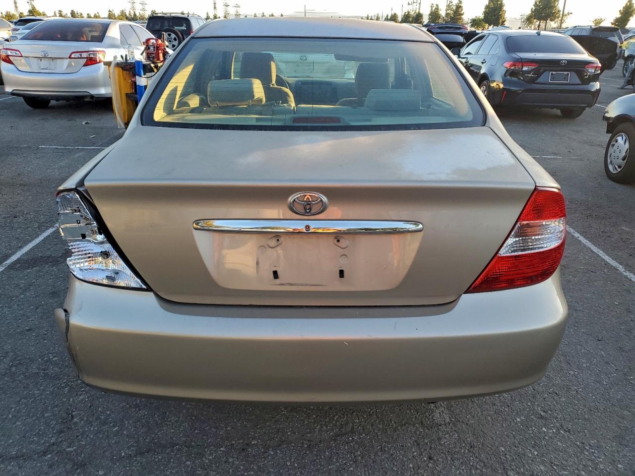 2003 Toyota Camry Le VIN: JTDBE32K630140973 Lot: 94810335