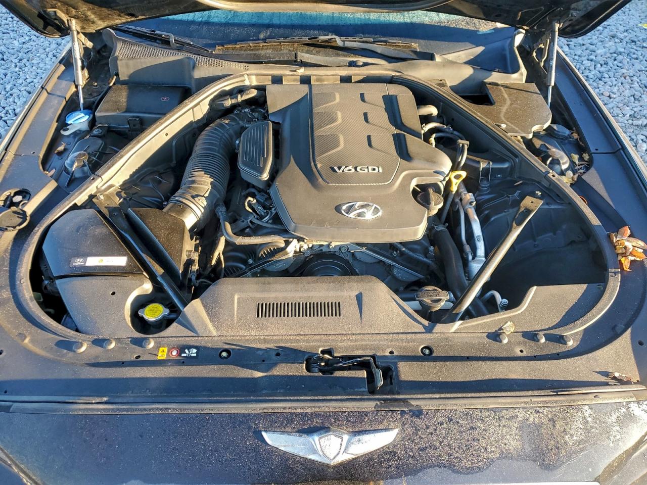 2015 Hyundai Genesis 3.8L VIN: KMHGN4JE0FU061945 Lot: 96765825