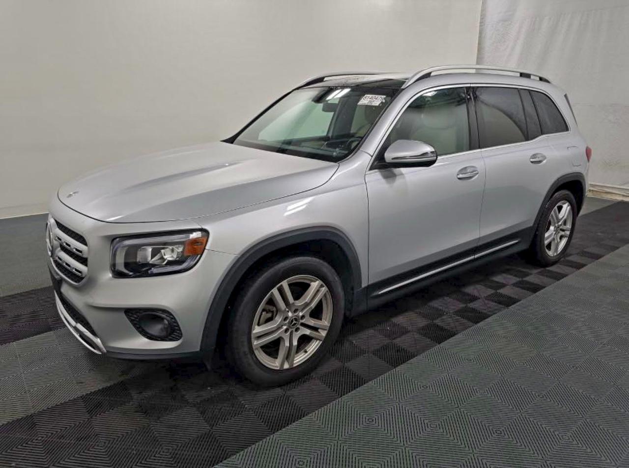 Фото: W1N4M4HB1MW112949