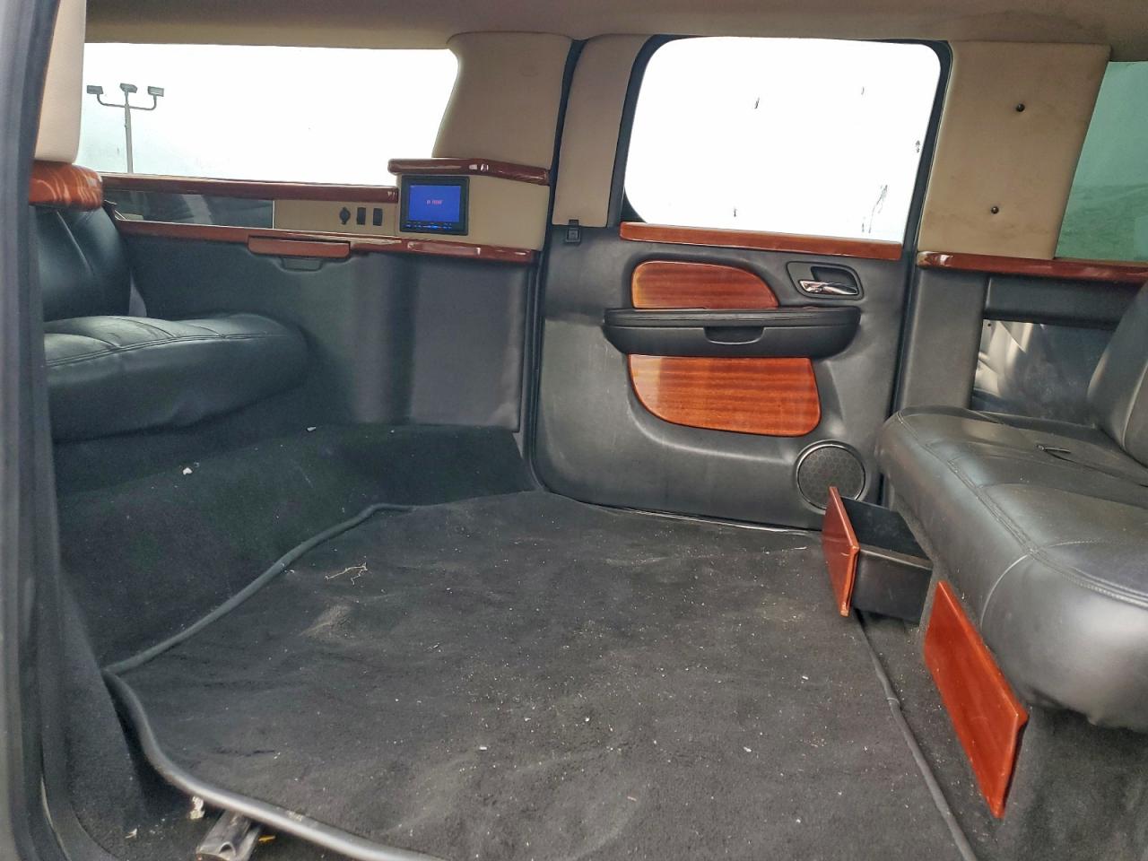 2009 Cadillac Escalade Esv VIN: 1GYFK16249R182470 Lot: 94941835