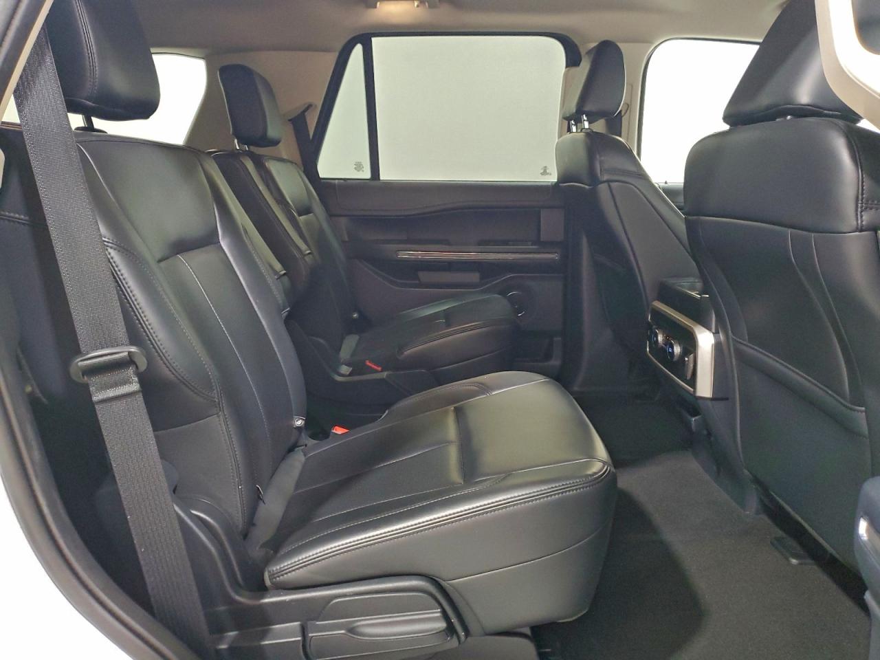 2024 Ford Expedition Xlt VIN: 1FMJU1J8XREA25230 Lot: 96932535