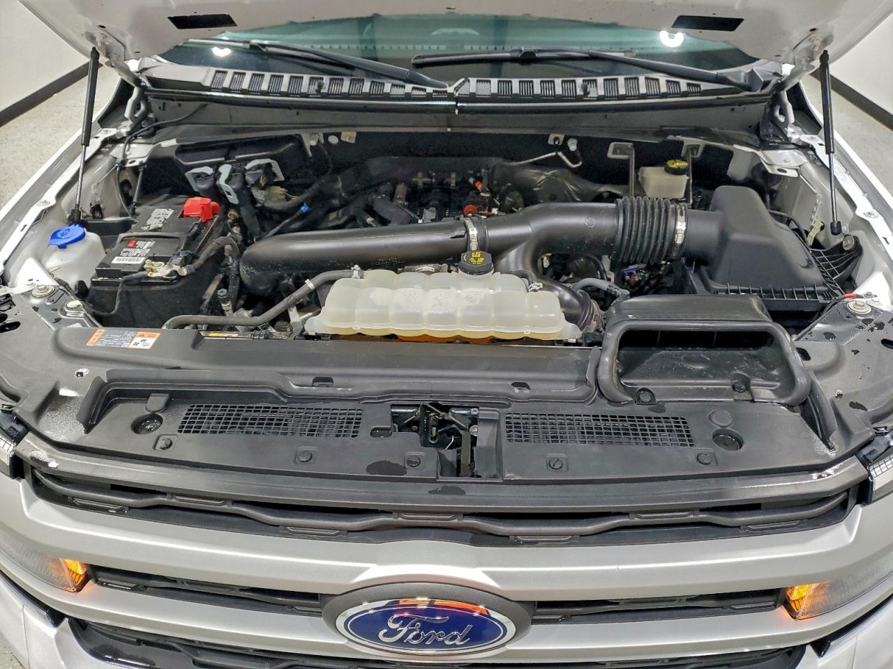 2024 Ford Expedition Xlt VIN: 1FMJU1J8XREA25230 Lot: 96932535