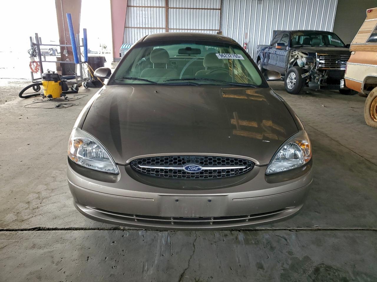 2002 Ford Taurus Se VIN: 1FAHP53U82G275724 Lot: 96232765