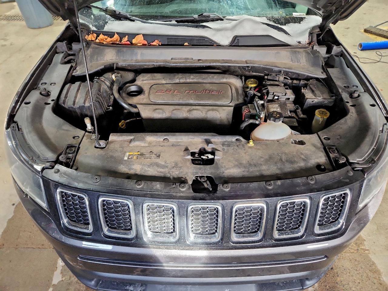 2018 Jeep Compass Latitude VIN: 3C4NJDBB0JT423285 Lot: 97390985