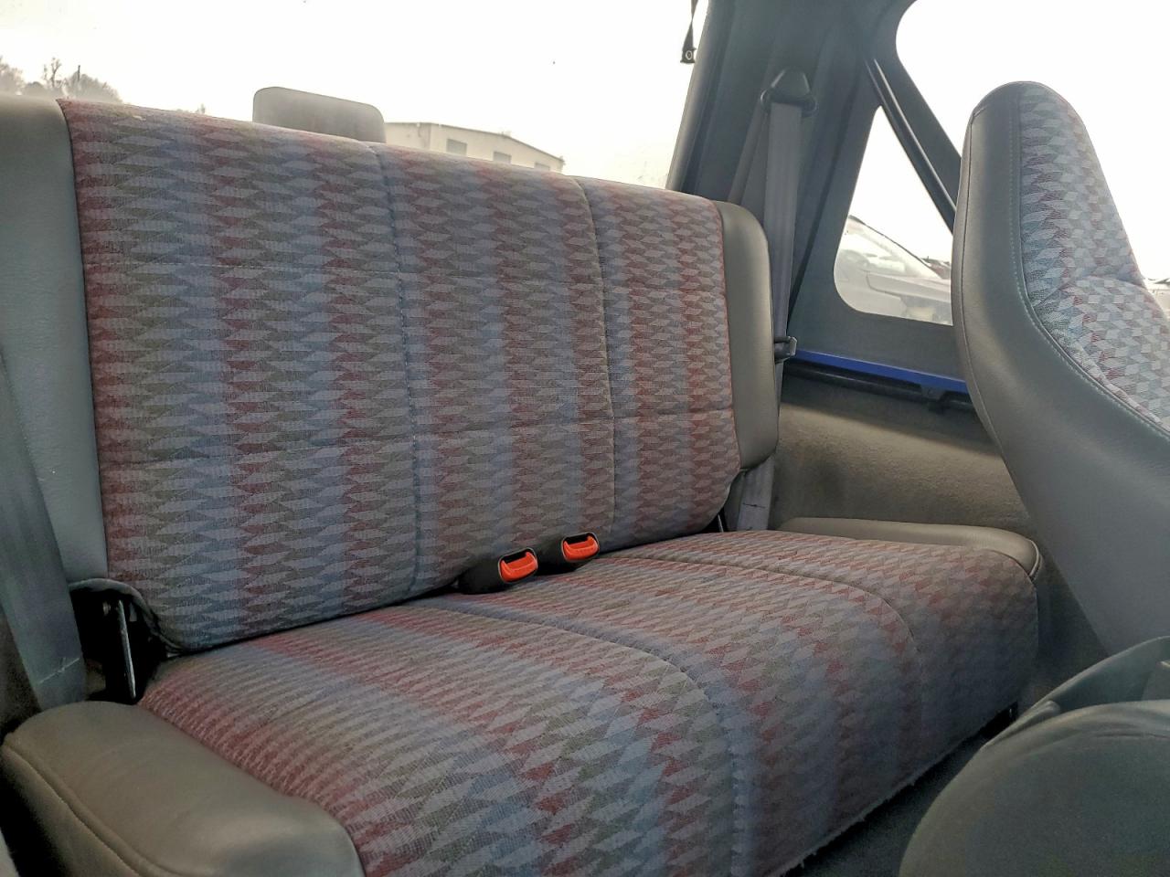 1998 Jeep Wrangler / Tj Se VIN: 1J4FY29P2WP759743 Lot: 95682615