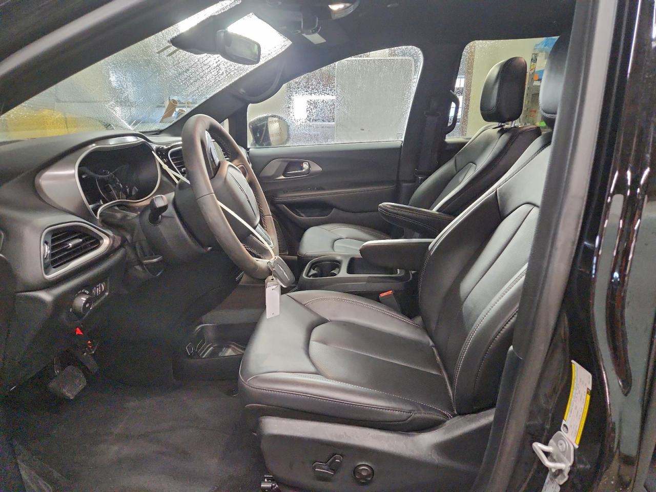 2025 Chrysler Pacifica Select VIN: 2C4RC1BG8SR611563 Lot: 95725335