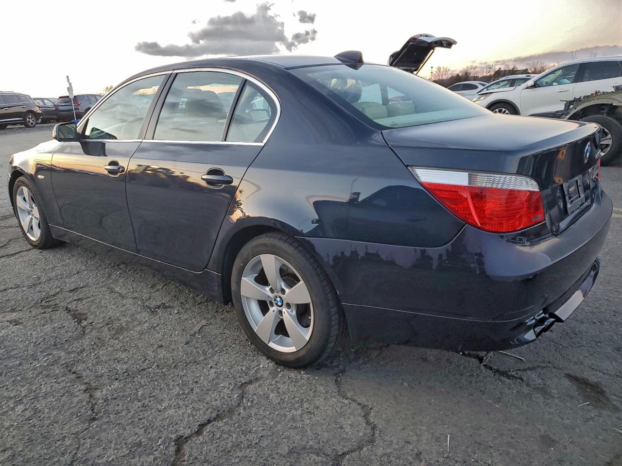 Фото: WBANF735X7CU24683