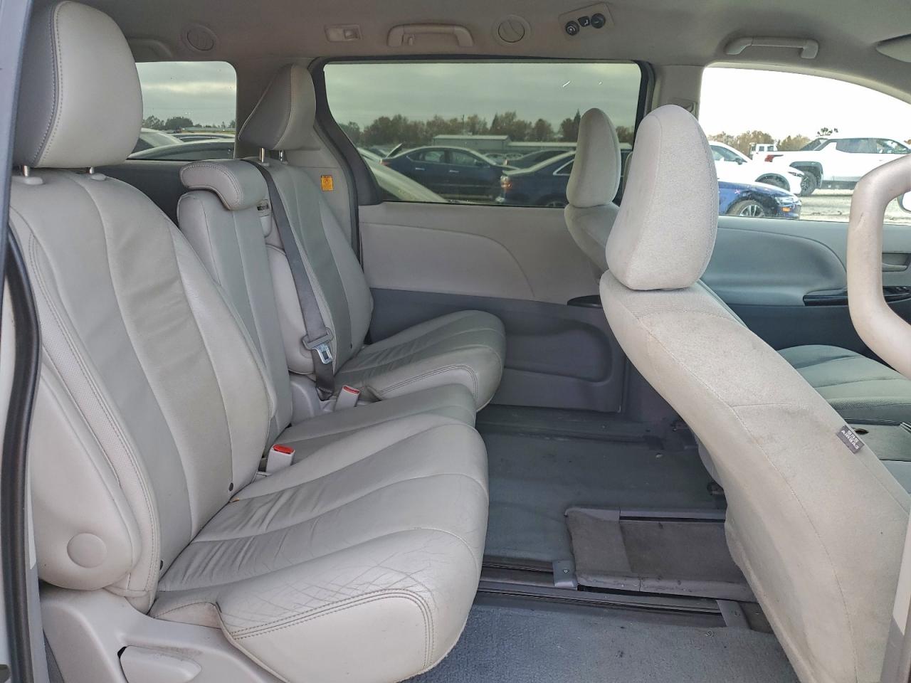 2012 Toyota Sienna VIN: 5TDZK3DC8CS206708 Lot: 94950905