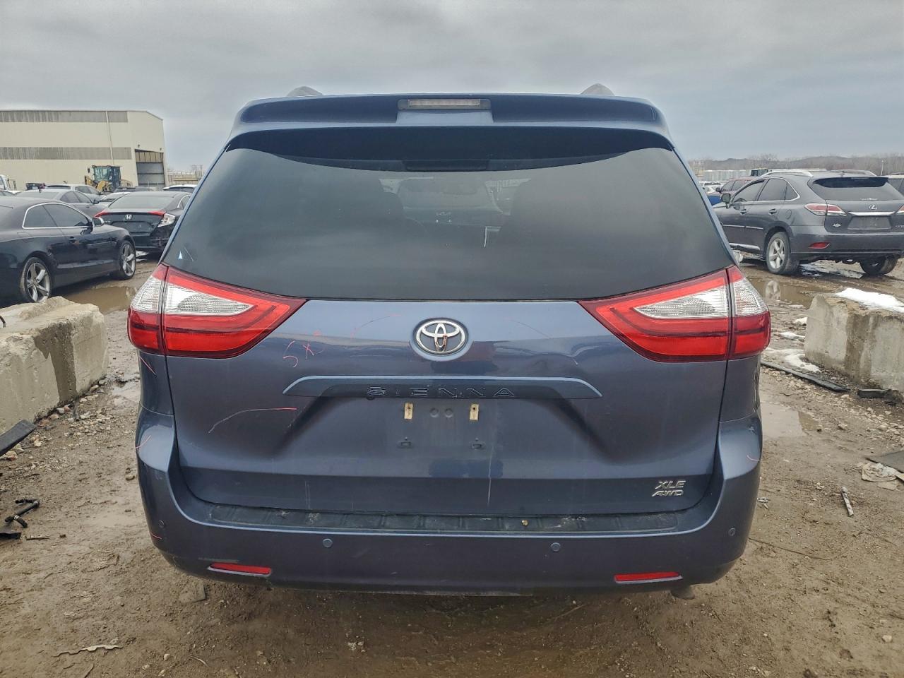 2017 Toyota Sienna Xle VIN: 5TDDZ3DC7HS178073 Lot: 94674405
