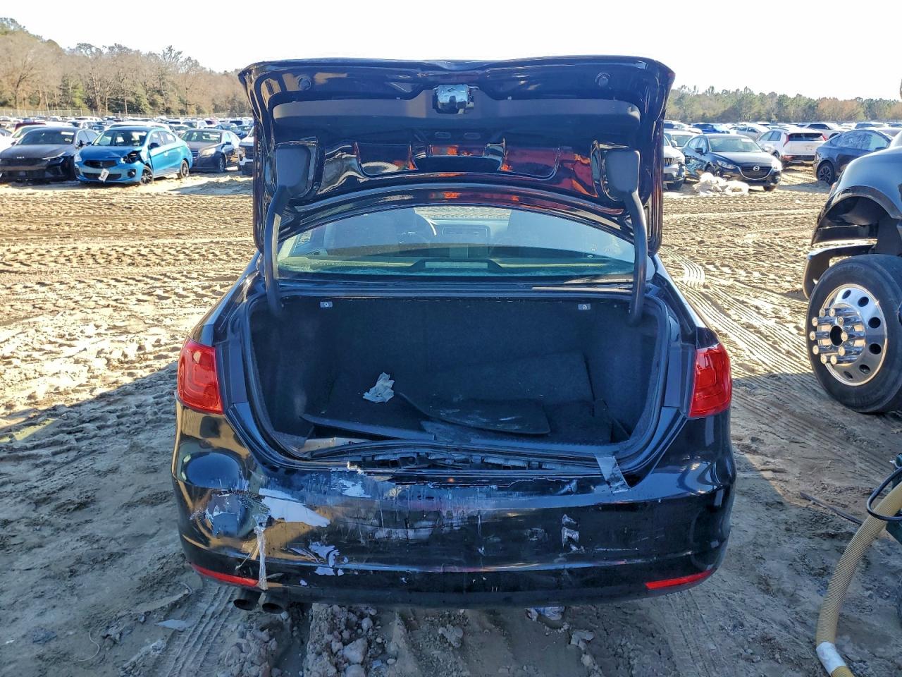 2013 Volkswagen Jetta Base VIN: 3VW2K7AJ9DM385304 Lot: 94486345