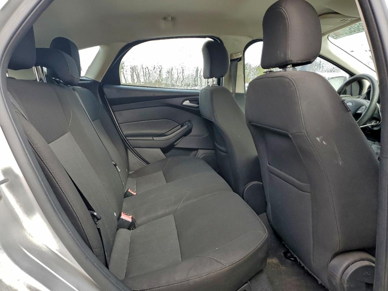 2015 Ford Focus Se VIN: 1FADP3K2XFL242272 Lot: 95052055