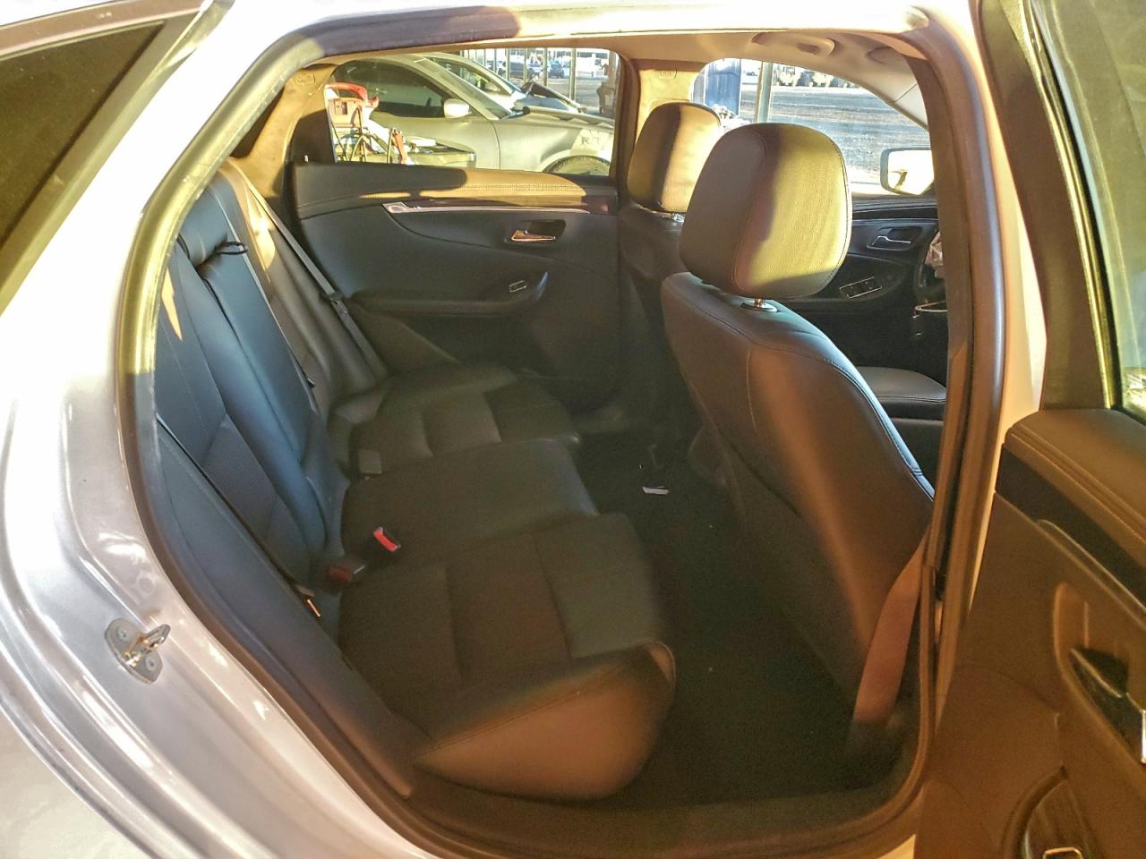 2018 Chevrolet Impala Lt VIN: 2G1105S32J9113618 Lot: 95900235