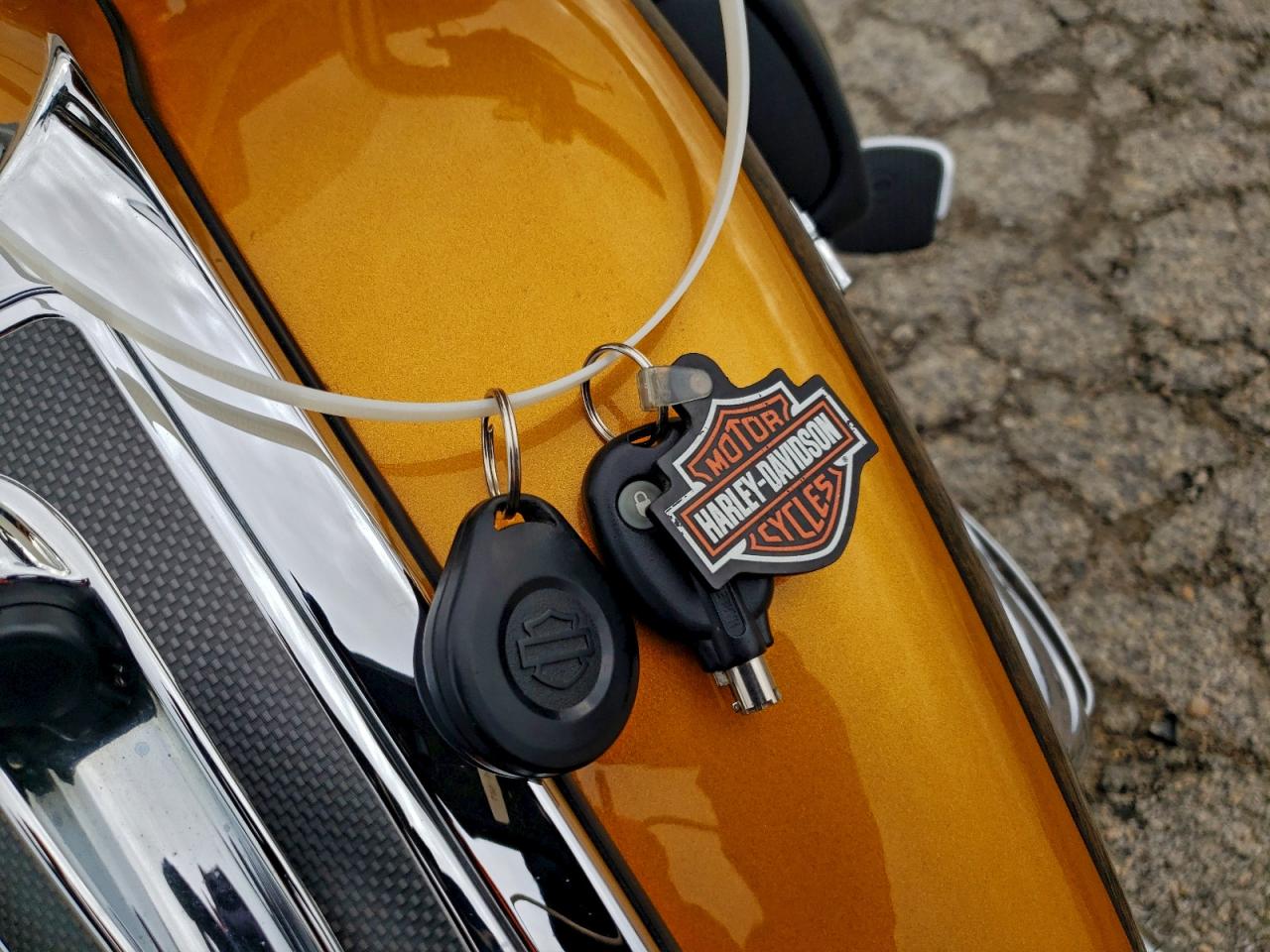 2015 Harley-Davidson Flhtkse Cvo Limited VIN: 1HD1TEN19FB961833 Lot: 94565615