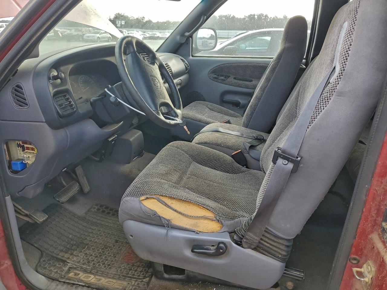 1998 Dodge Ram 1500 VIN: 1B7HC13Y6WJ191914 Lot: 95424485