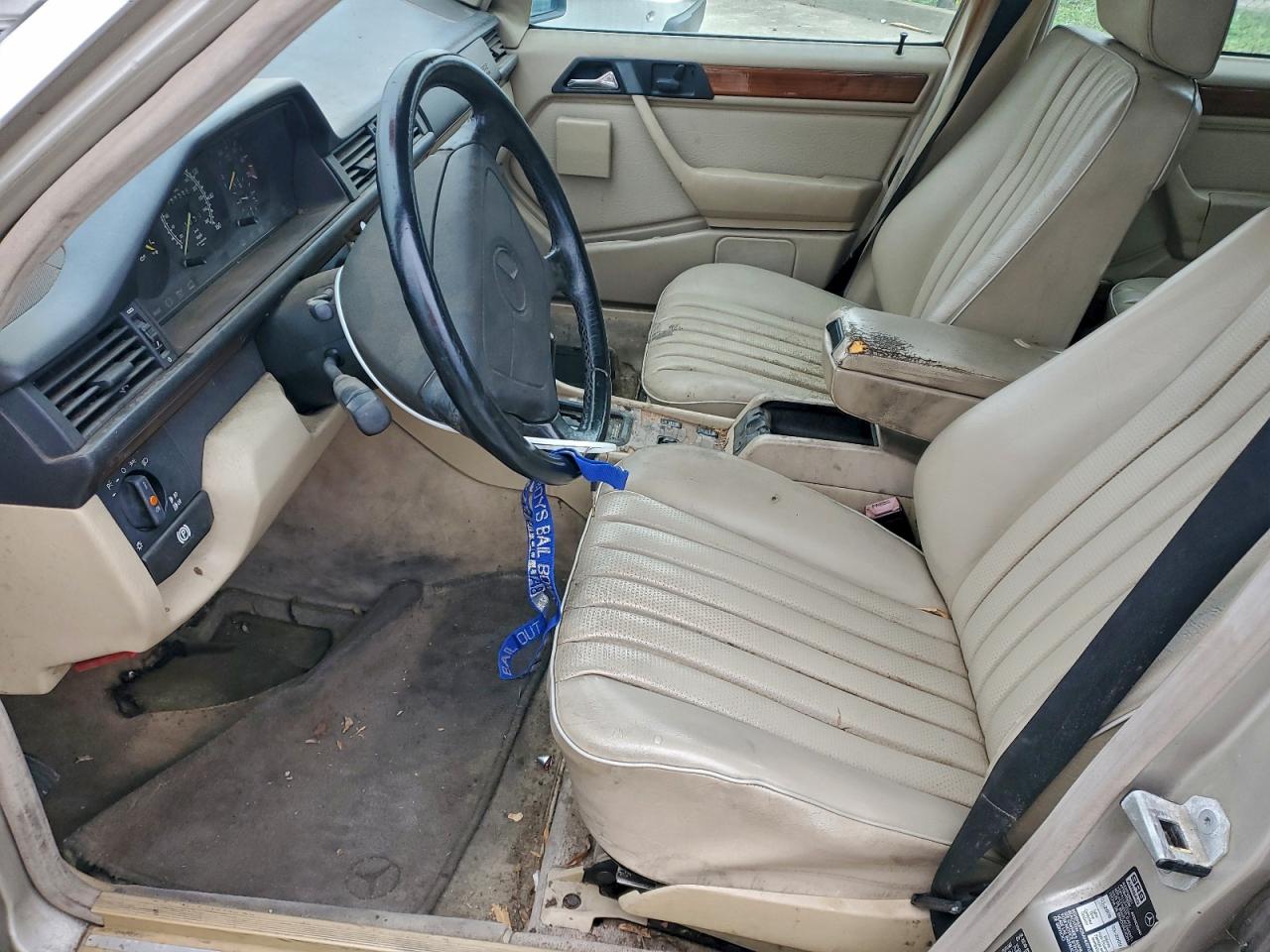 1994 Mercedes-Benz E 320 VIN: WDBEA92E8RF282557 Lot: 95808475