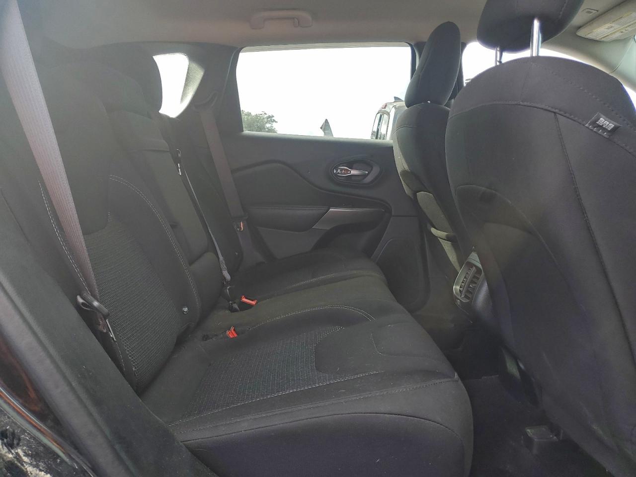 2019 Jeep Cherokee Latitude VIN: 1C4PJLCBXKD134472 Lot: 94294575