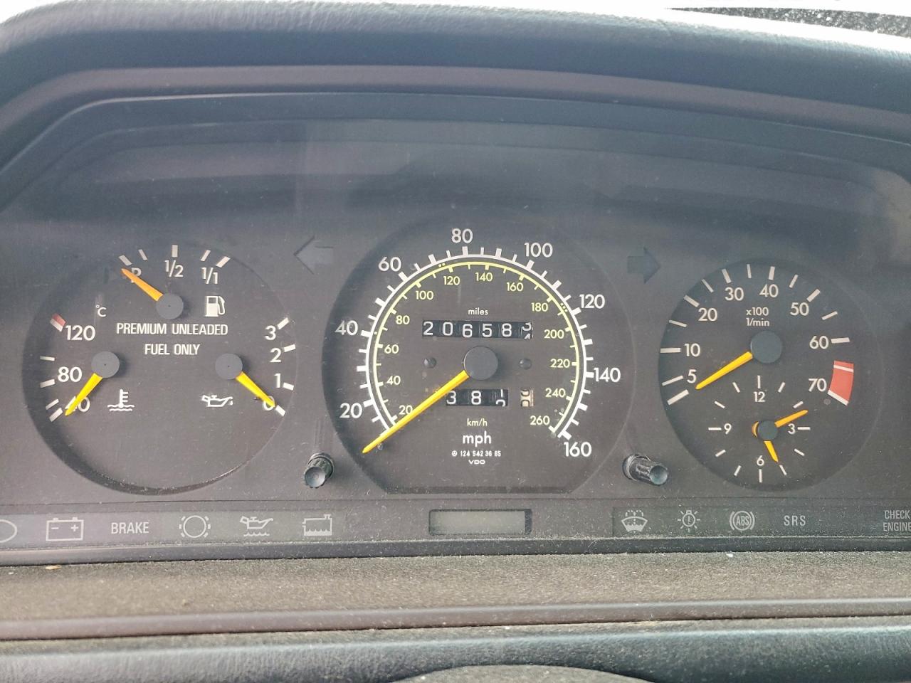 1994 Mercedes-Benz E 320 VIN: WDBEA32E2RC104156 Lot: 95554855