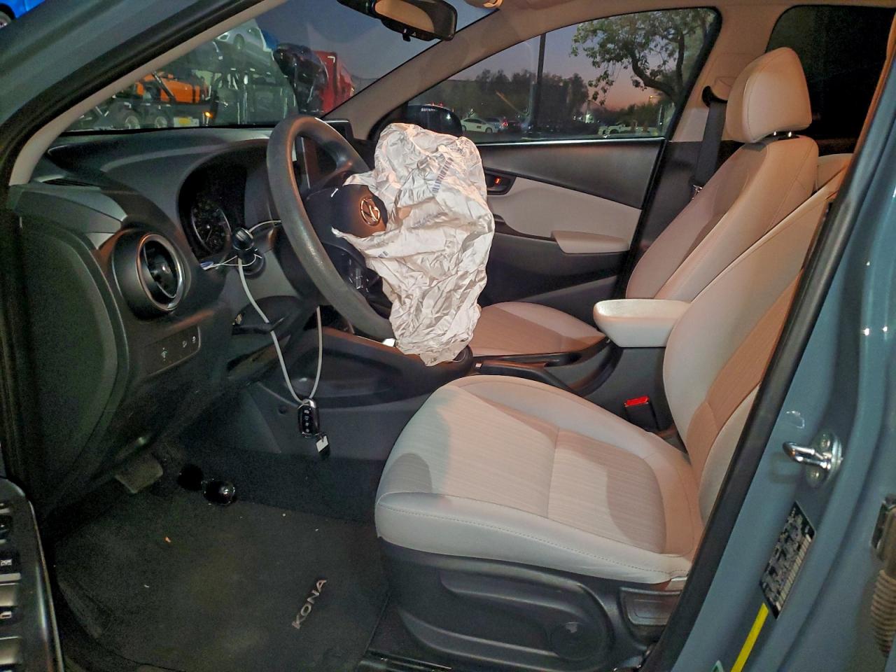 2022 Hyundai Kona Sel VIN: 879421 Lot: 96847625