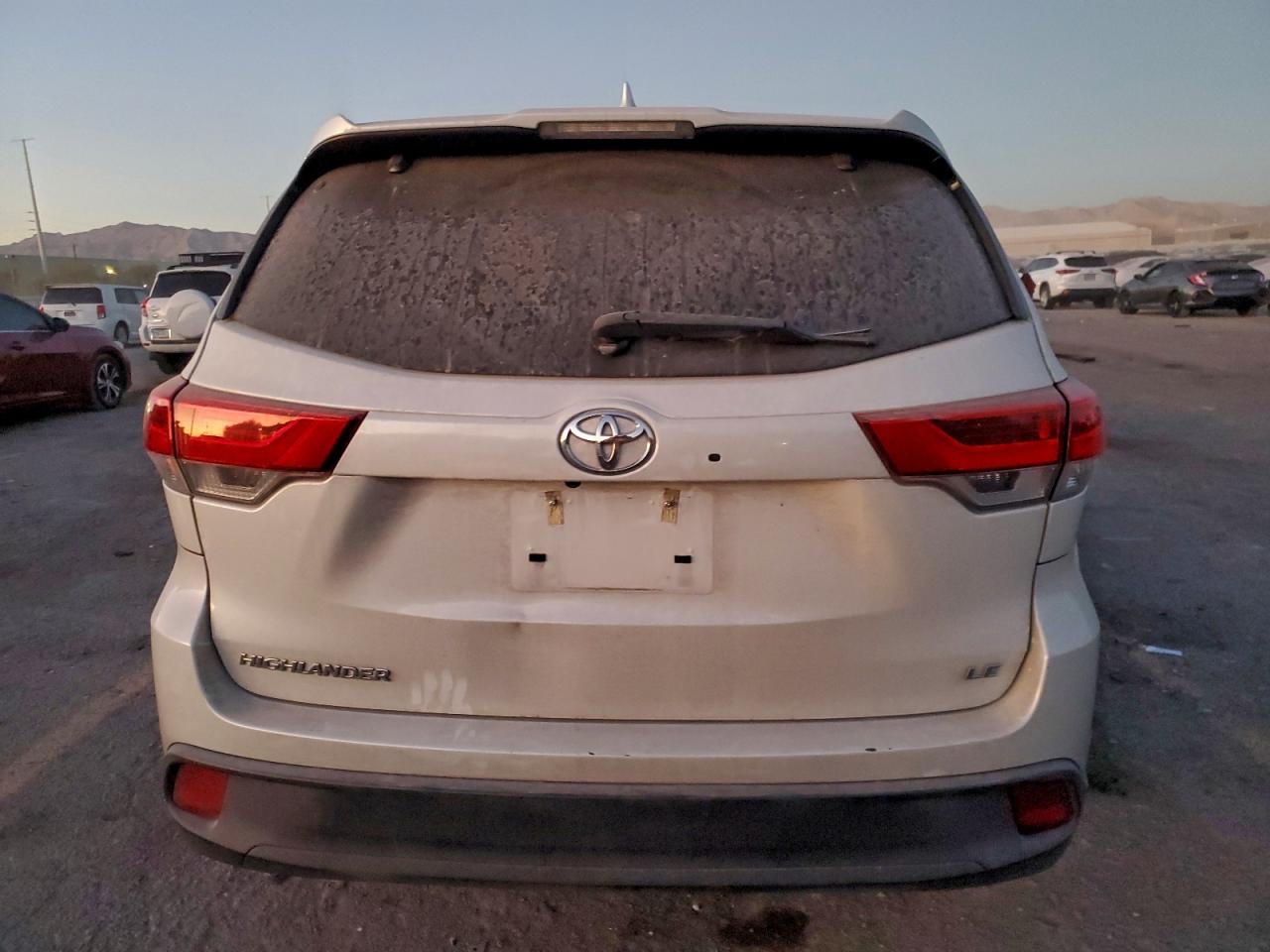 2019 Toyota Highlander Le VIN: 5TDZZRFH9KS365274 Lot: 96553755