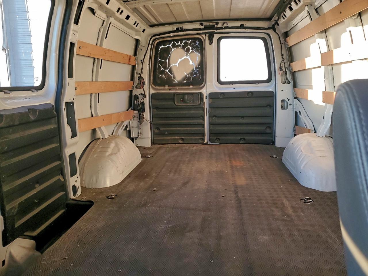 2022 Chevrolet Express G2500 VIN: 1GCWGAFP7N1252118 Lot: 95983375