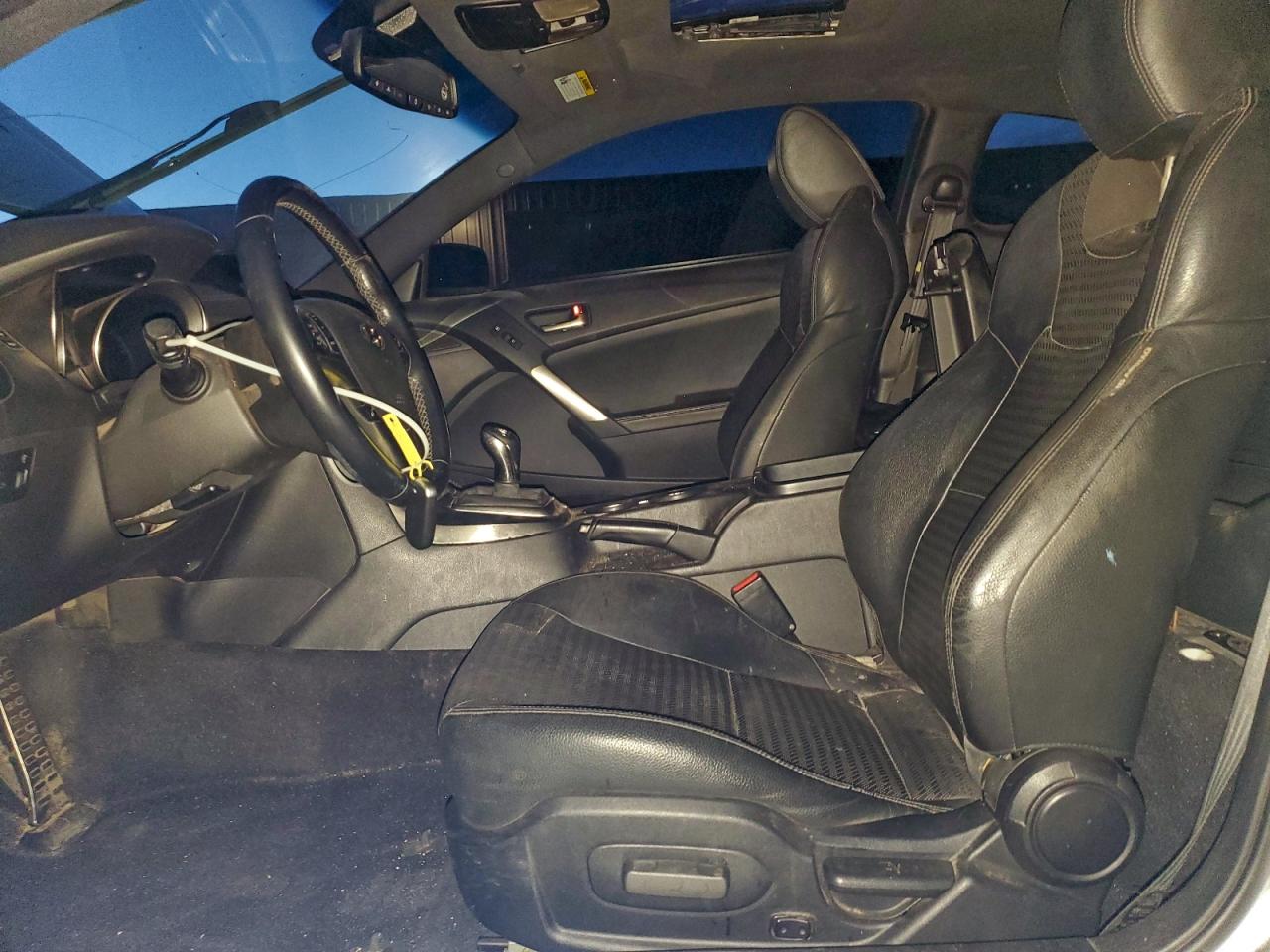 2016 Hyundai Genesis Coupe 3.8 R-Spec VIN: KMHHU6KJ9GU133595 Lot: 93093905