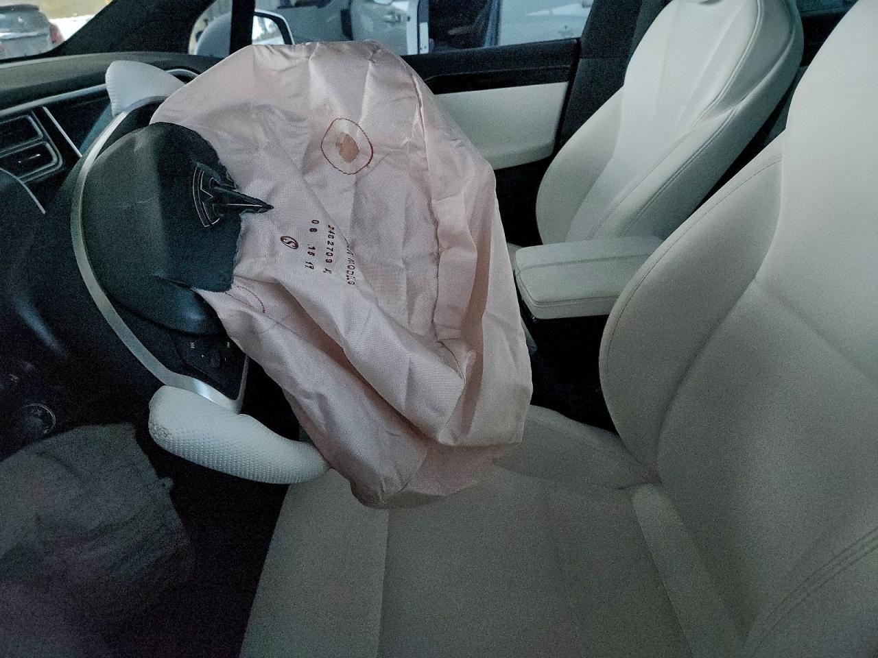 2017 Tesla Model X VIN: 5YJXCBE21HF065089 Lot: 95101025