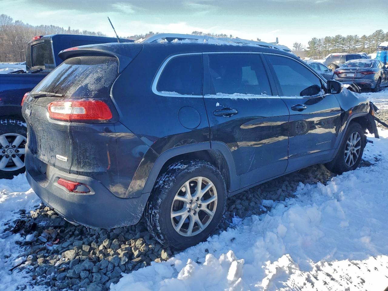 2014 Jeep Cherokee Latitude VIN: 1C4PJMCS3EW260686 Lot: 97233985