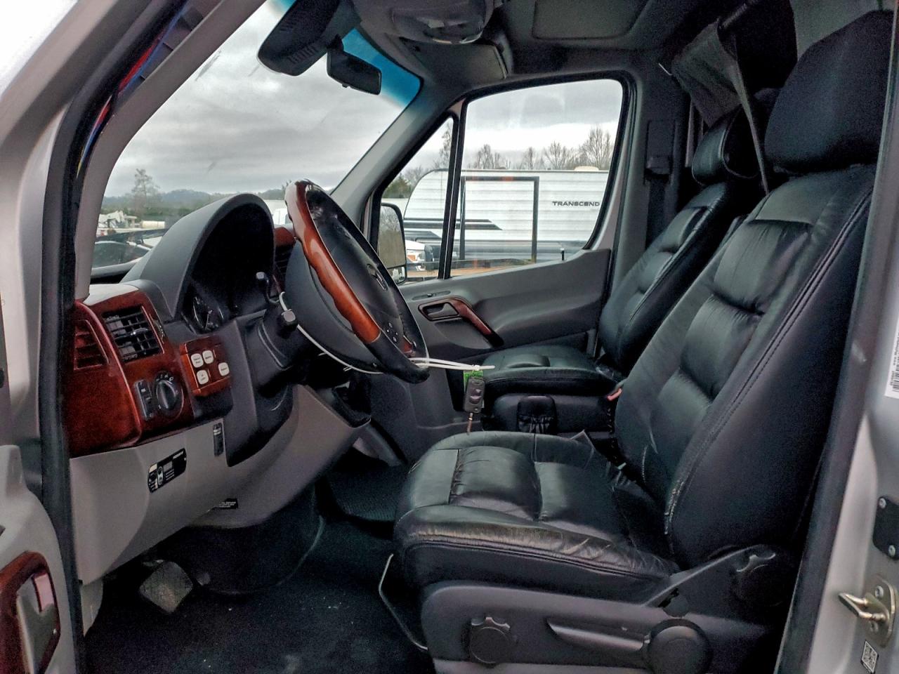 2015 Midwesigns Weekermd4L - Rv VIN: WD3PF4CC0FP160335 Lot: 94572555