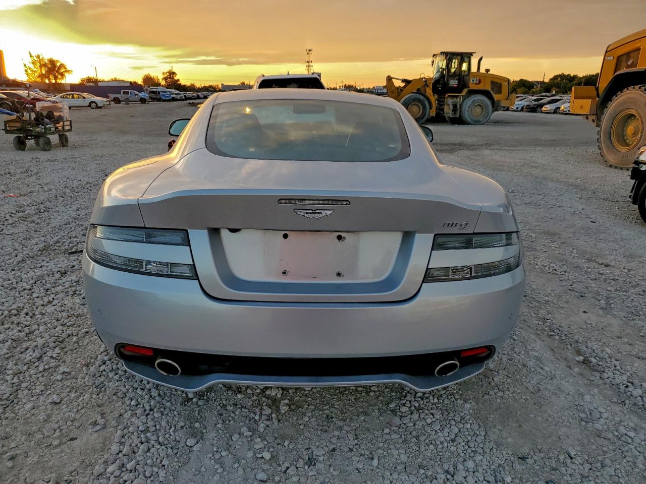 SCFFDAAM4EGA15318 2014 Aston Martin Db9