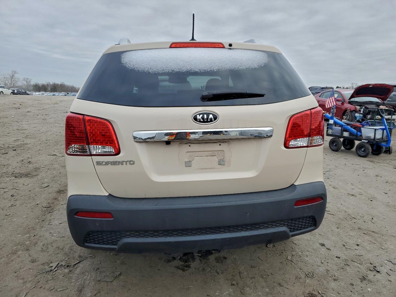 2011 Kia Sorento Base VIN: 5XYKT3A12BG064563 Lot: 96245405