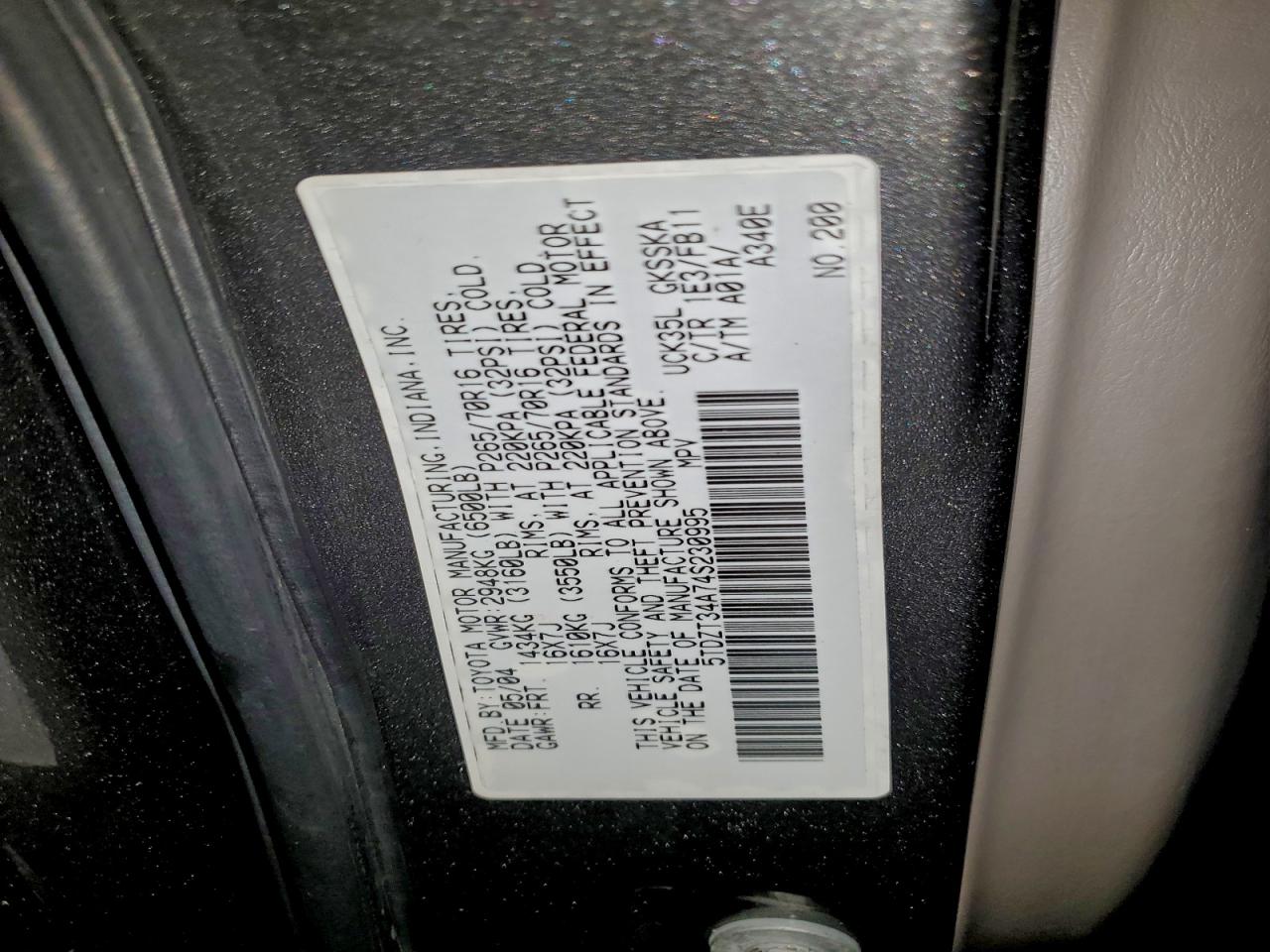 2004 Toyota Sequoia Sr5 VIN: 5TDZT34A74S230995 Lot: 91835425