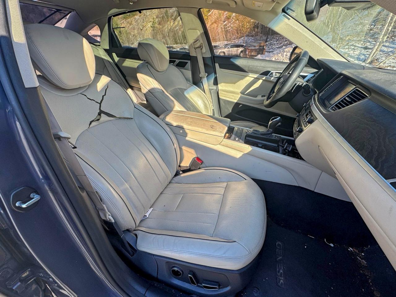 2015 Hyundai Genesis 5.0L VIN: KMHGN4JF6FU062056 Lot: 97823065