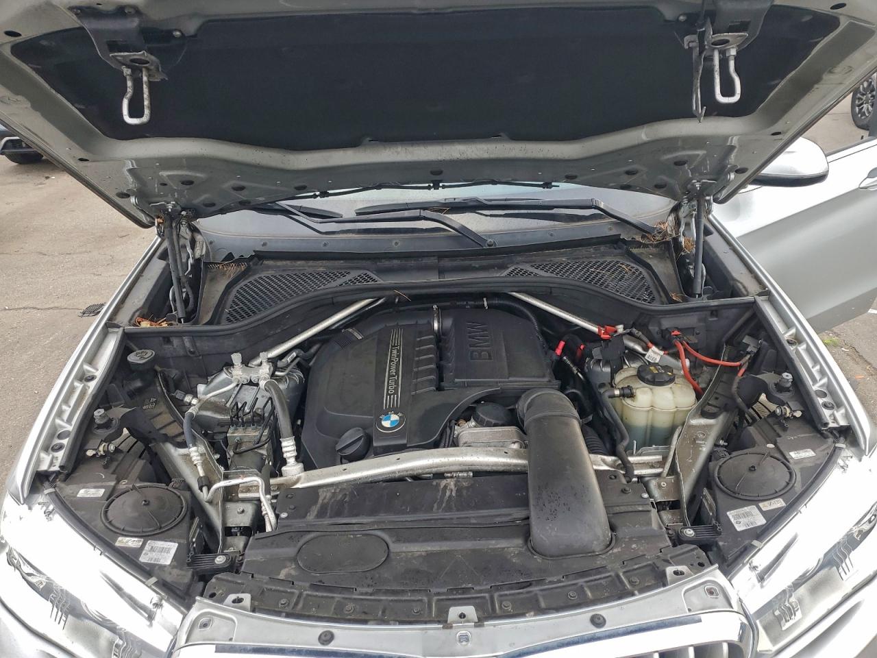 Фото: 5UXKR0C34H0V83073