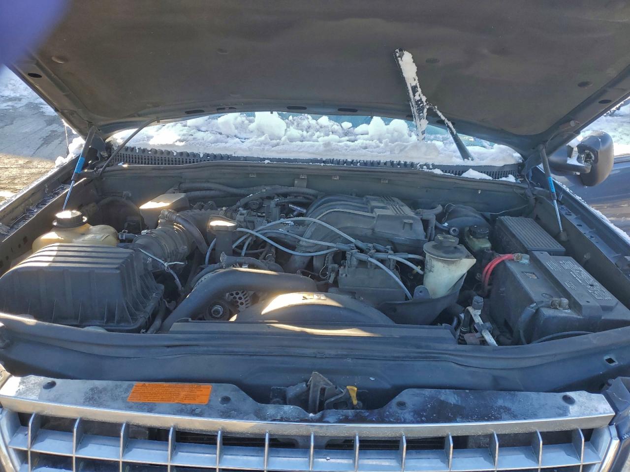 2004 Ford Explorer Xlt VIN: 1FMZU73KX4UC17065 Lot: 97233415