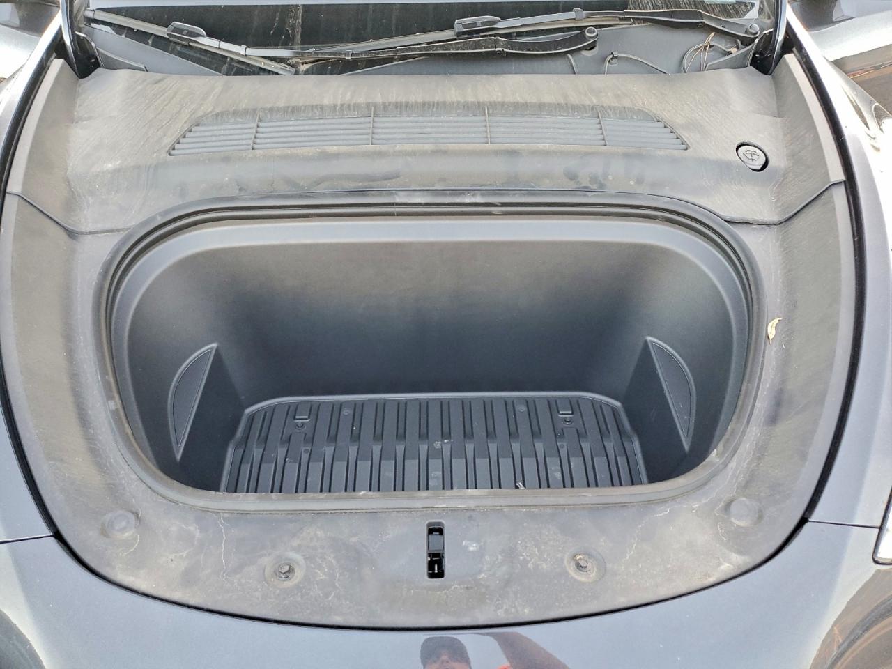 2025 Tesla Model Y VIN: 7SAYGDED3SF218281 Lot: 93929205