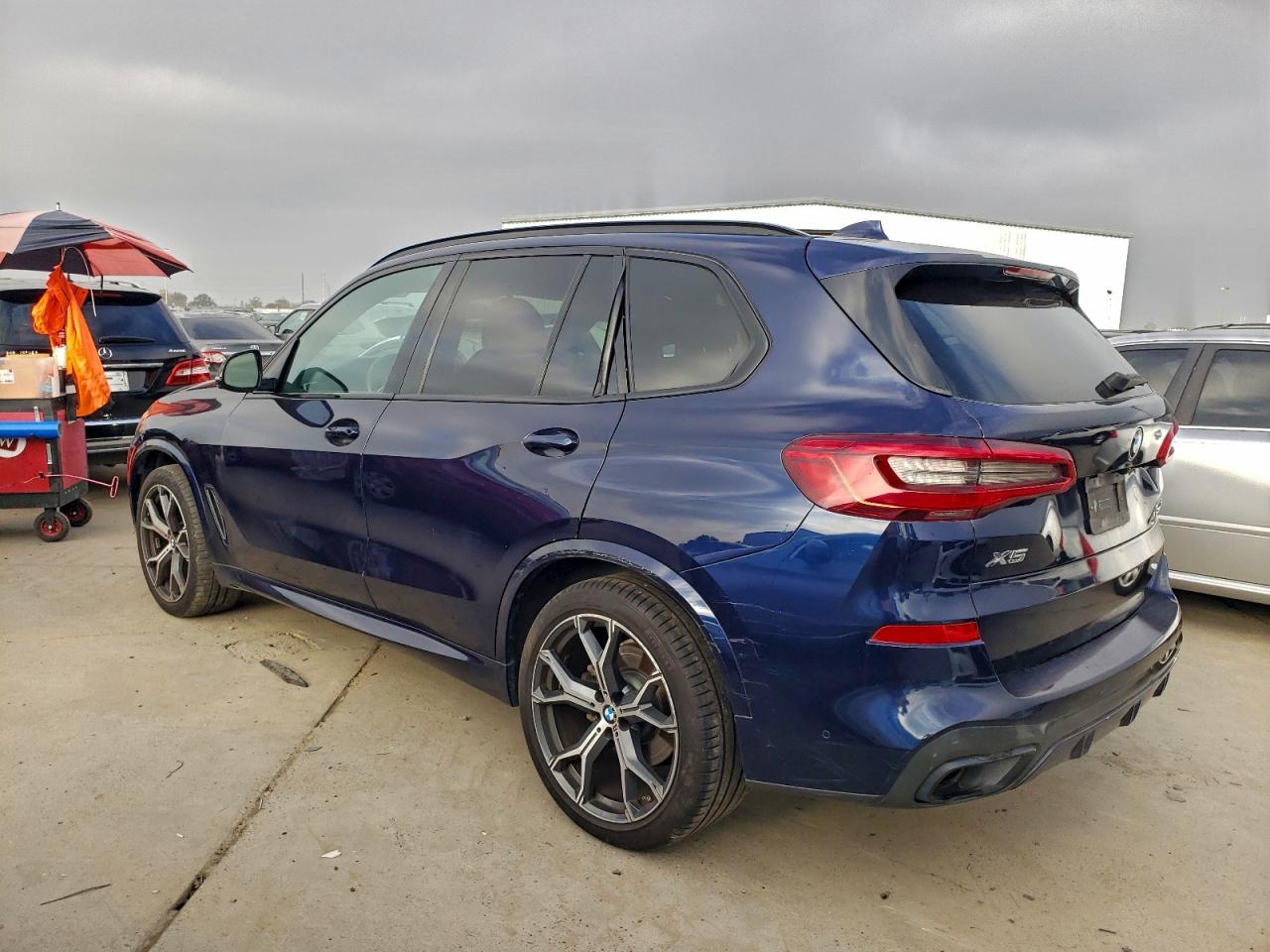 Фото: 5UXCR4C02L9B95168