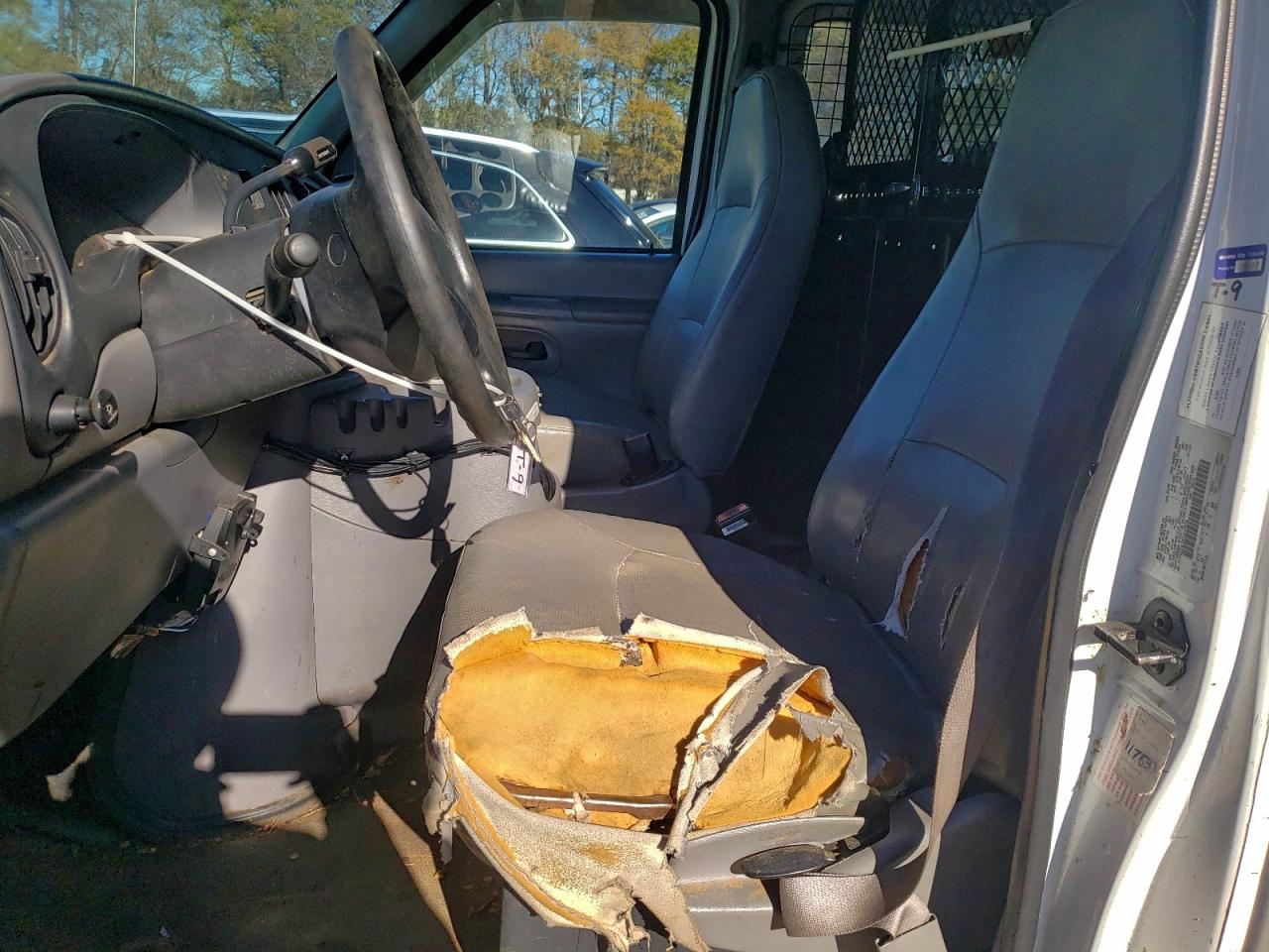 2000 Ford Econoline E250 Van VIN: 1FTNE24L3YHA19226 Lot: 96314245