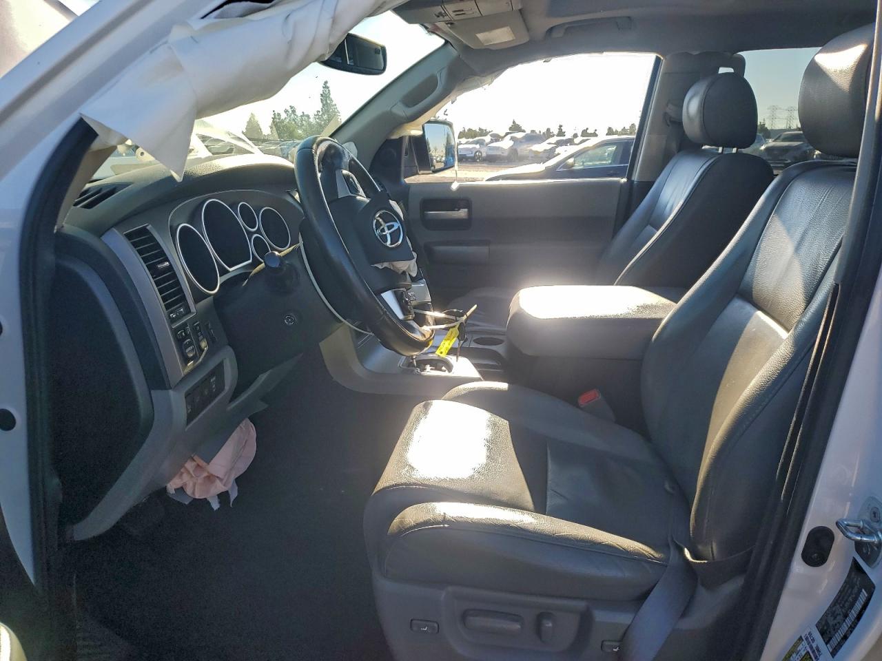 2017 Toyota Sequoia Limited VIN: 5TDKY5G1XHS068411 Lot: 95749855